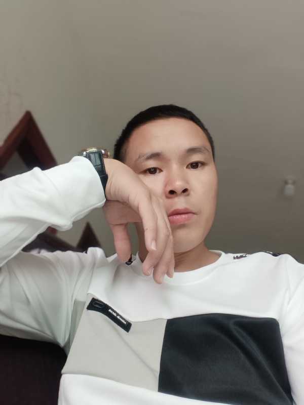 冷漠的第一张照片--将乐征婚网