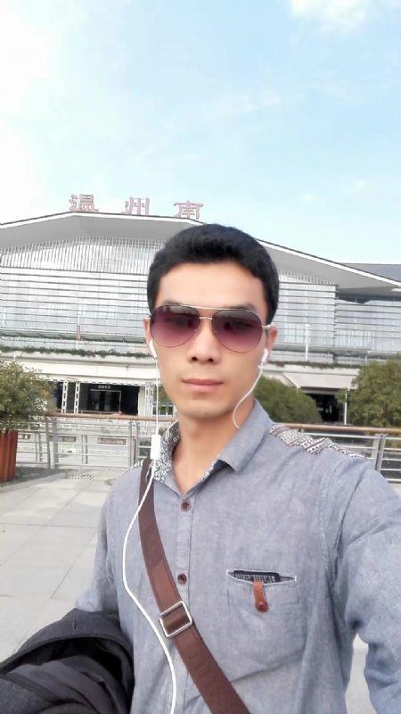 错把真心喂了狗的第三张照片--将乐征婚网