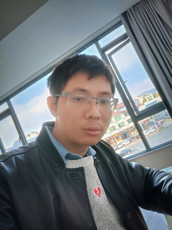 也许只是缺少一个拥抱的第二张照片--将乐征婚网