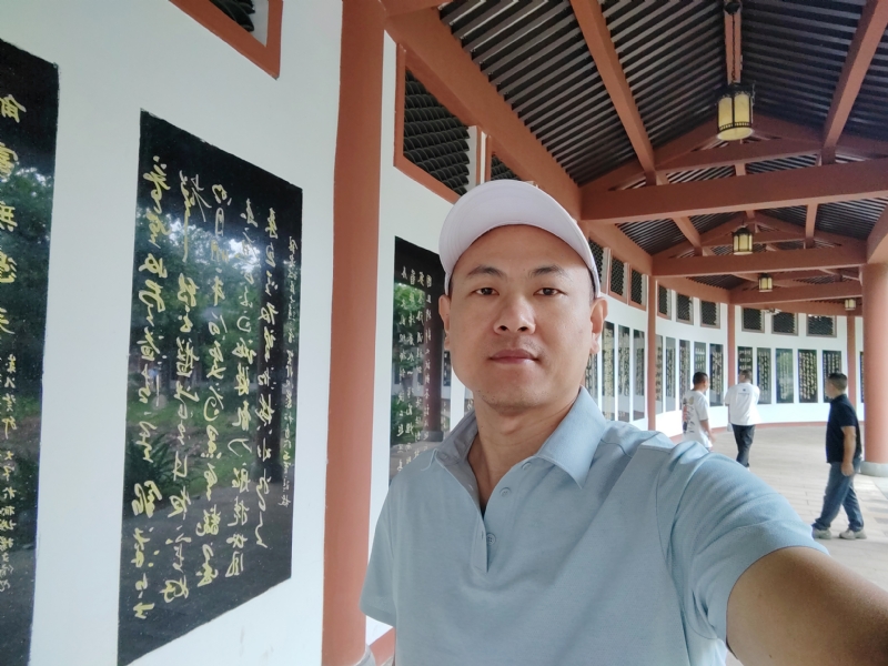 爱运动的范的第一张照片--将乐征婚网